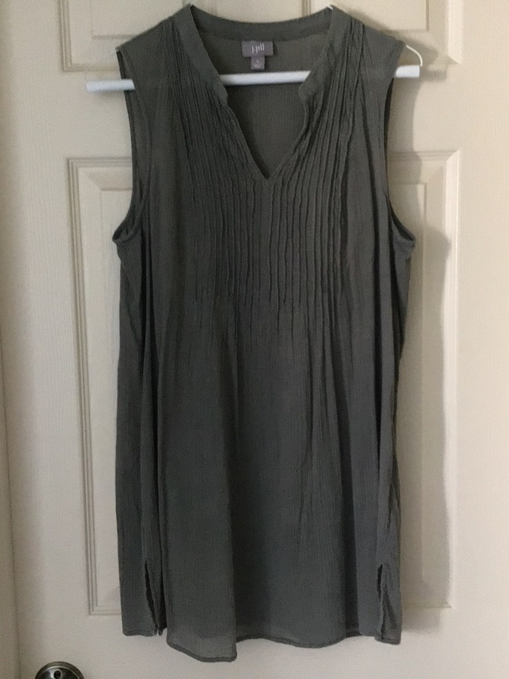 Women’s sleeveless top